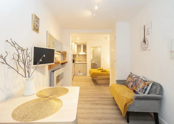 Downtown Amalia * Lisbon